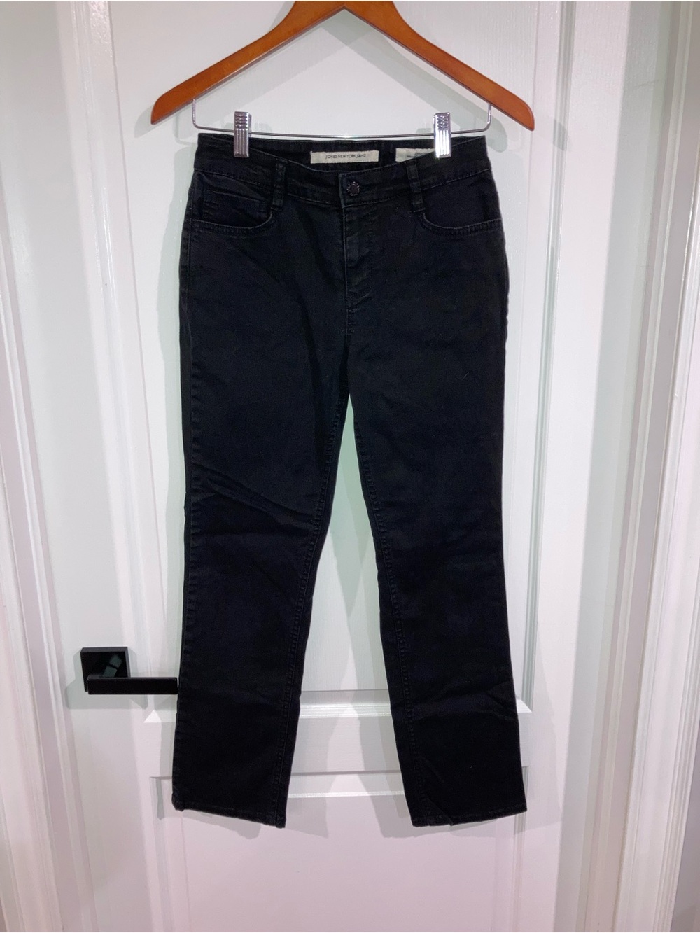 Jones New York Black Straight Leg Jeans - size 6 Petite